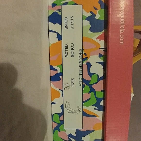 Cute ankle mustard heels. - Picture 6 of 8